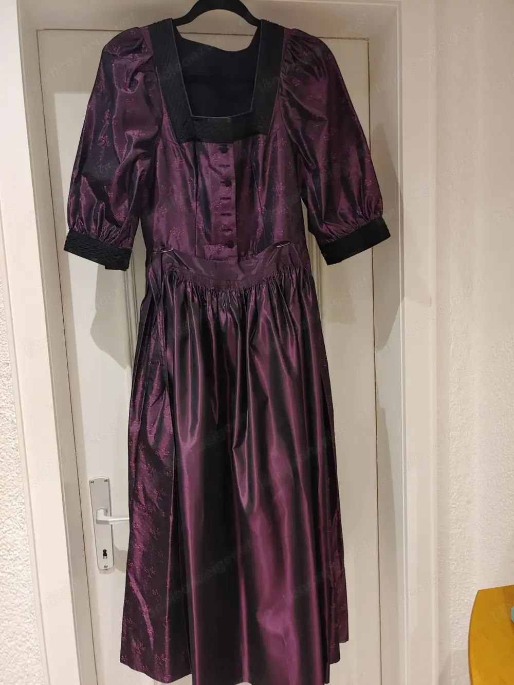 Hochwertiges Dirndl (Wie Neu)