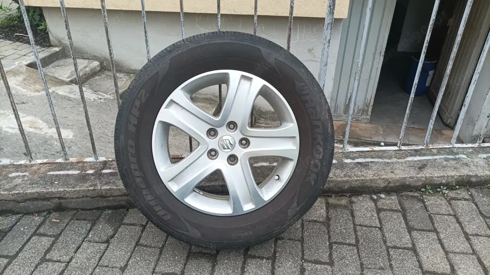 Suzuki Alufelgen mit Winterreifen Suzuki Alufelgen mit Winterreifen