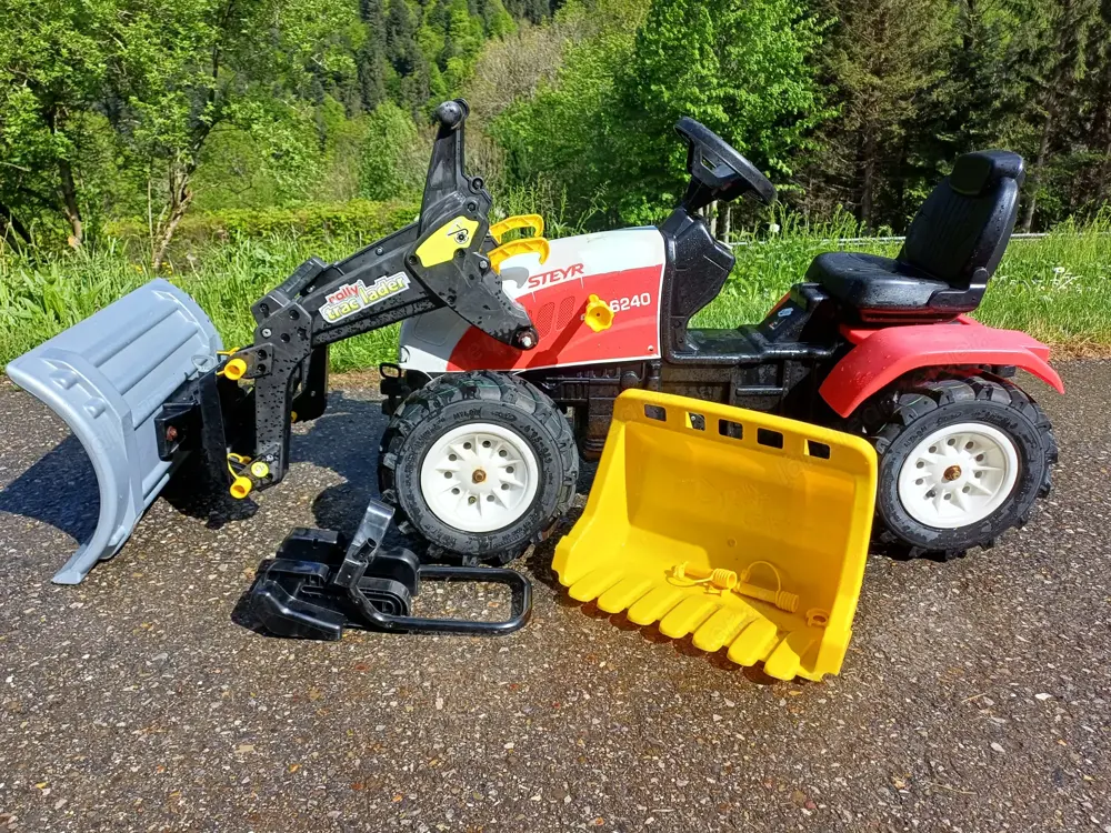 Kinder Traktor Steyr mit Luftreifen Kinder Traktor Steyr mit Luftreifen