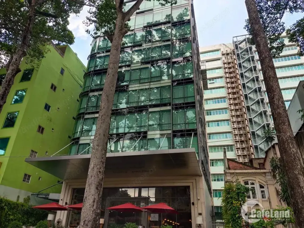 4-star Fusion Suites Saigon hotel for sale 