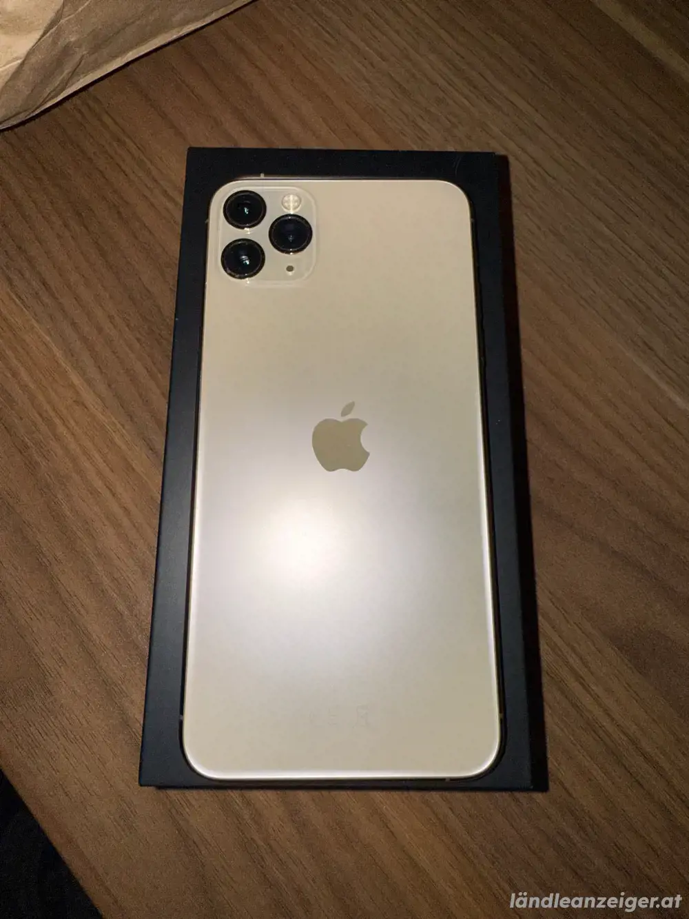 Apple iPhone 11 Pro Max Apple iPhone 11 Pro Max