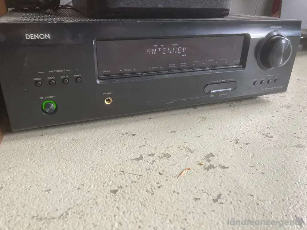 Verstärker mit Radio und Boxen