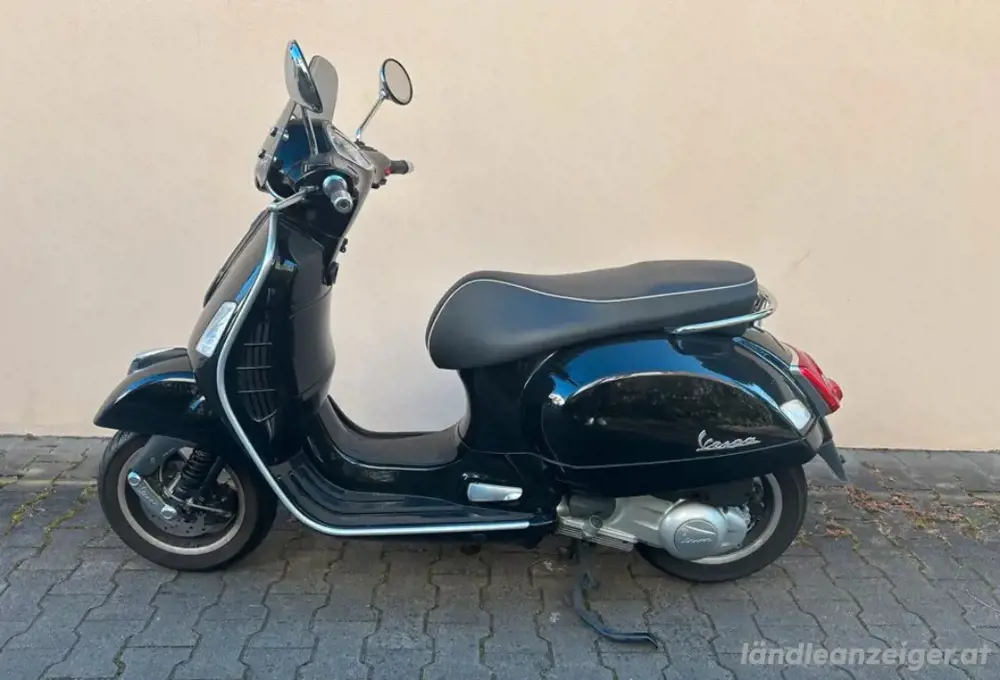 Vespa GTS 300 super ABS Akrapovic BGM Roller Piaggio