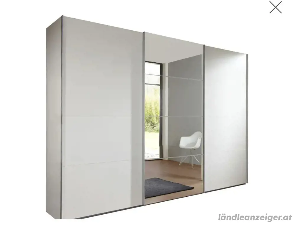 Kleiderschrank