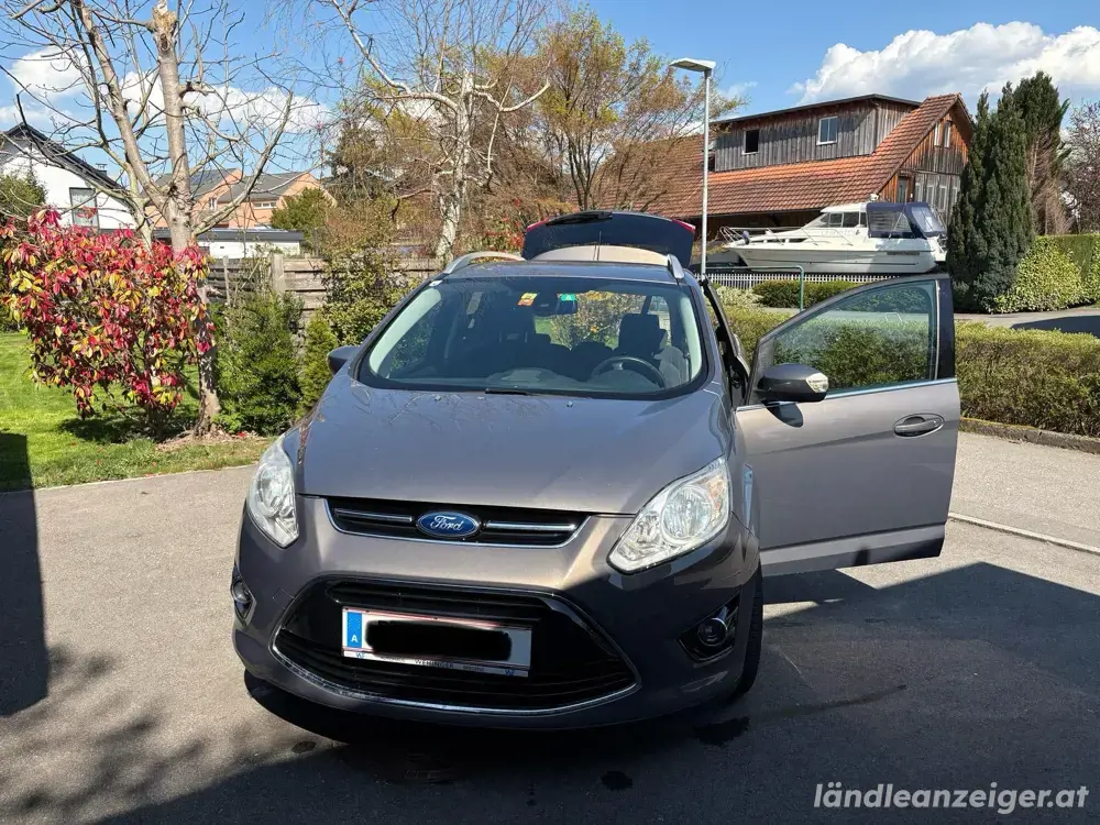 Ford Grand C-Max Titanium 2.0D Ford Grand C-Max Titanium 2.0D