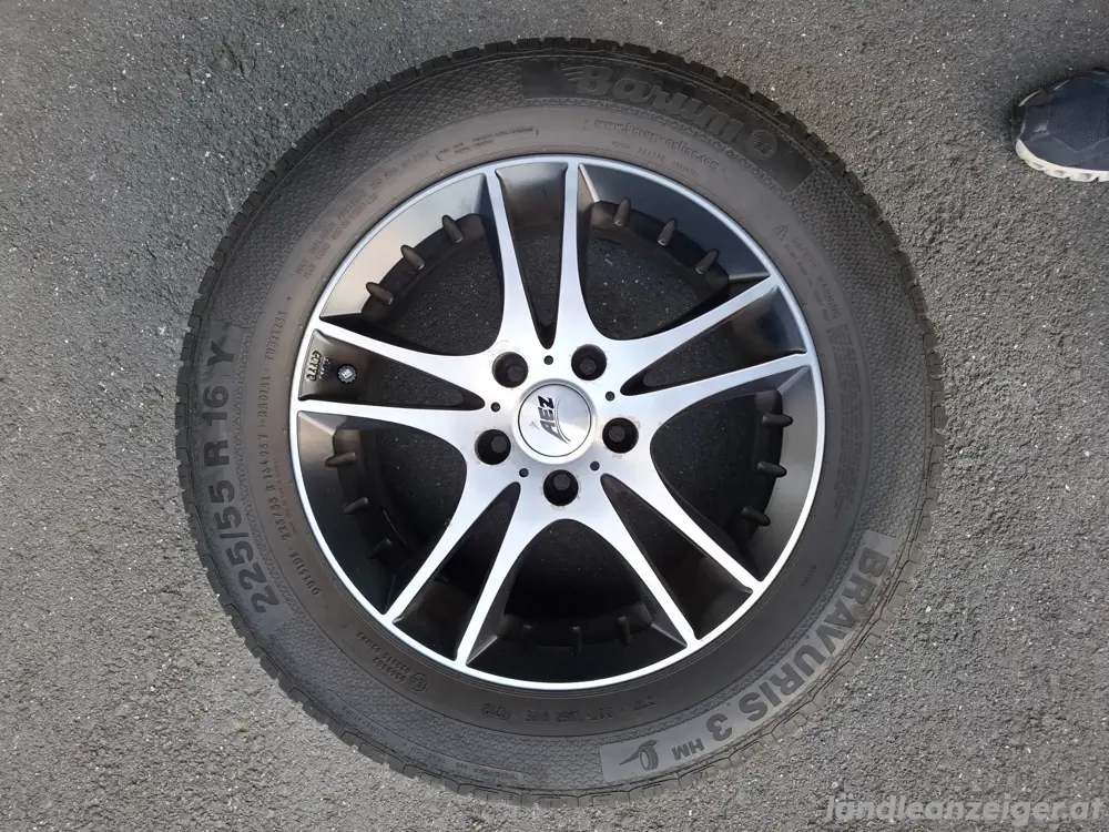 4x Sommerkomplettrad mit Alufelgen 25 55 R16 95Y 4x Sommerkomplettrad mit Alufelgen 25 55 R16 95Y