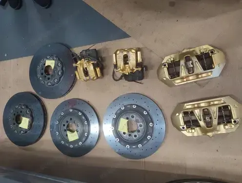 BMW M5 F10 M6 F06 F12 F13 KERAMIK Bremsen Bremsscheiben BMW M5 F10 M6 F06 F12 F13 KERAMIK Bremsen Bremsscheiben