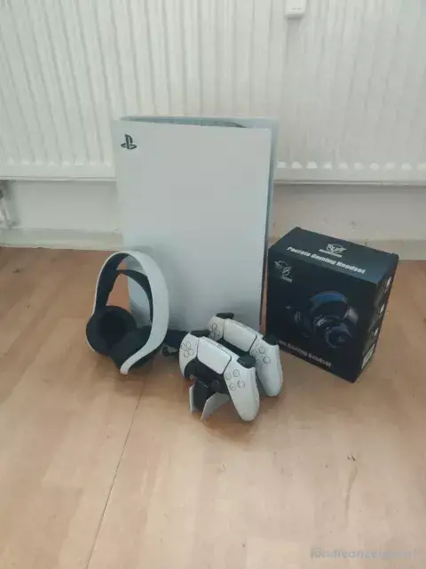PS5 spielkonsole mit 2 controller und 1 kopförer . alles im guten zustand PS5 spielkonsole mit 2 controller und 1 kopförer . alles im guten zustand