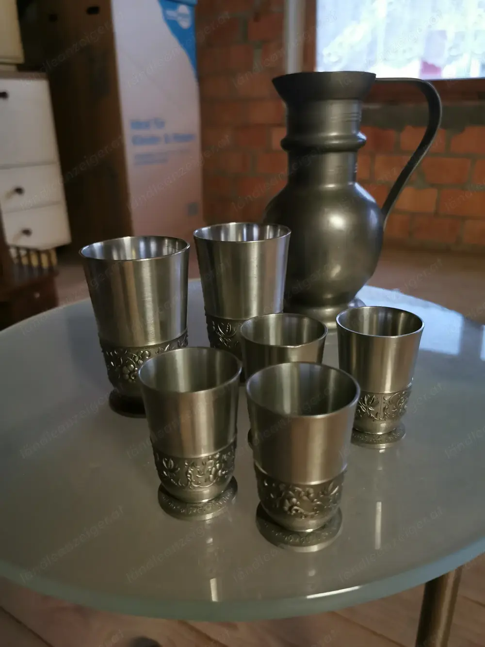 Zinn-Set: Krug mit 4 Becher klein und 2 Becher groß Zinn-Set: Krug mit 4 Becher klein und 2 Becher groß