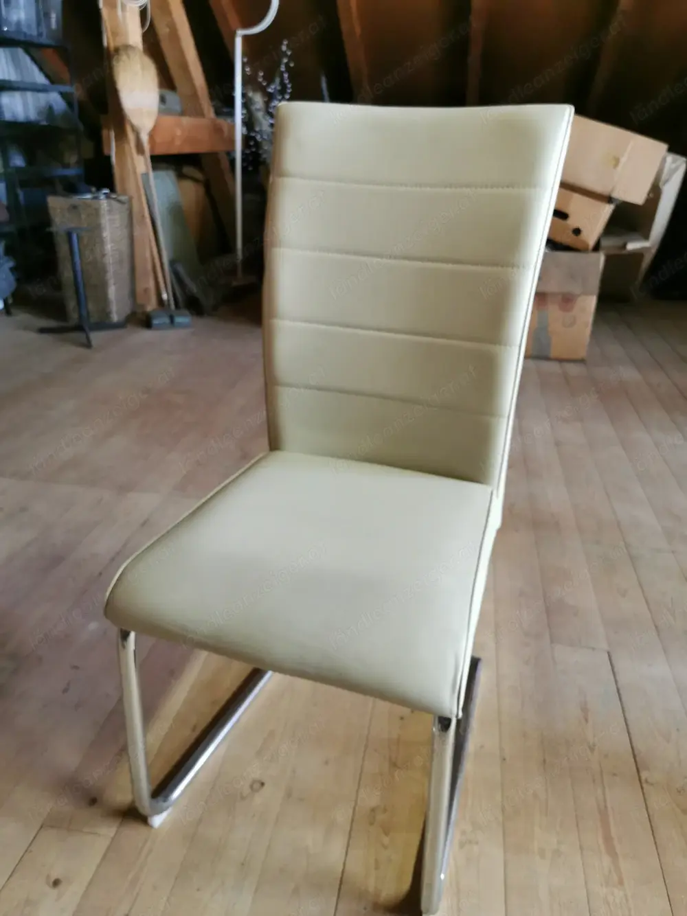 Stuhl weißes Leder mit Metallgestell Stuhl weißes Leder mit Metallgestell