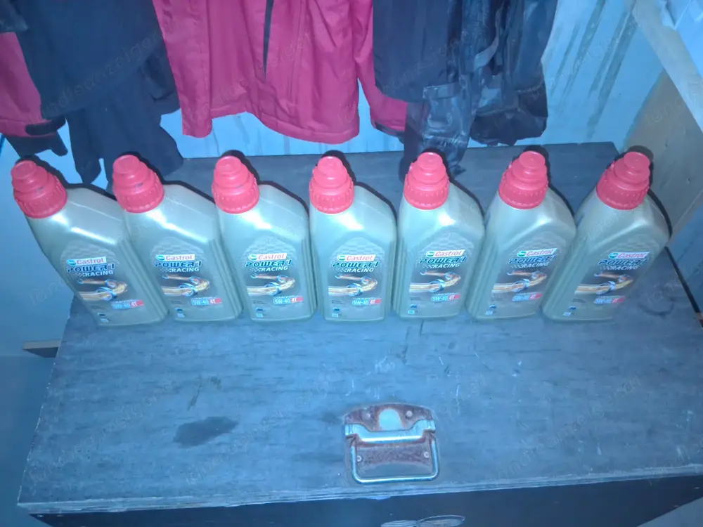 Castrol Power 1 Racing 5W40 4T Castrol Power 1 Racing 5W40 4T