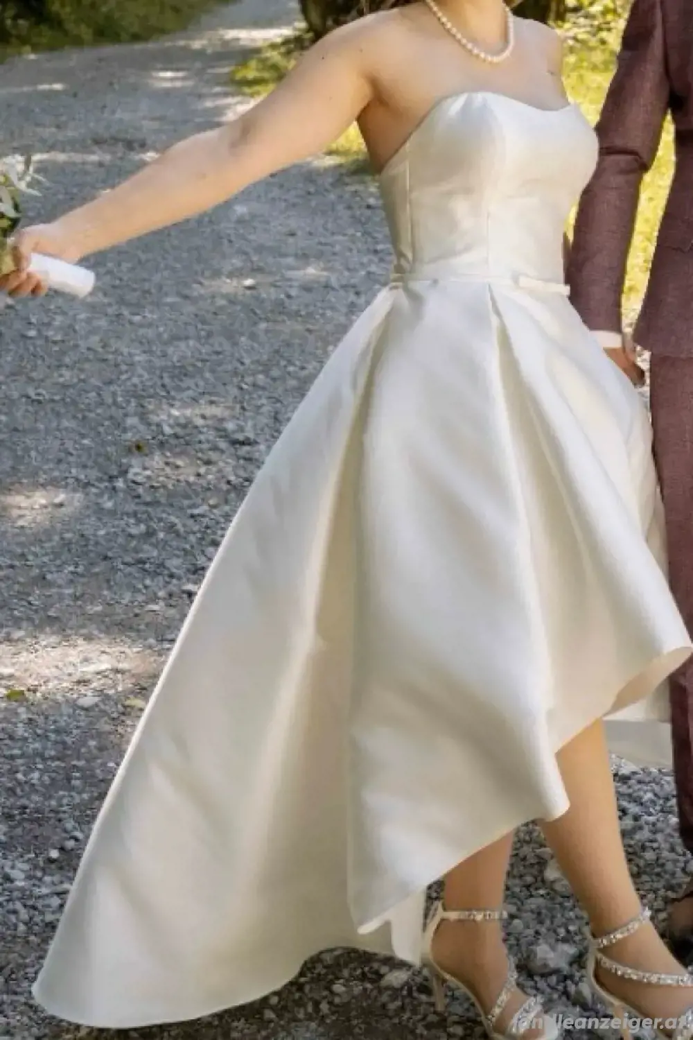 Wunderschönes Hochzeitskleid aus Mikadoseide Wunderschönes Hochzeitskleid aus Mikadoseide