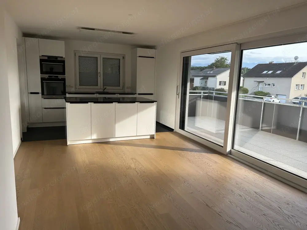 Helle 4-Zimmerwohnung in ruhiger Lage BJ2019 Teilmöbliert