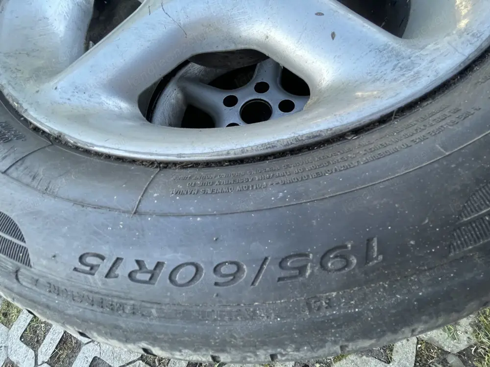 Autoreifen für Bastler nur Felgen sind verwendbar Autoreifen für Bastler nur Felgen sind verwendbar