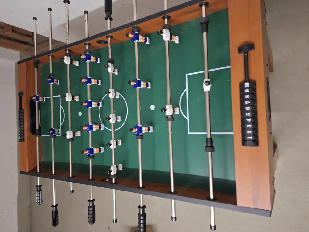 Tischfußball aus Holz