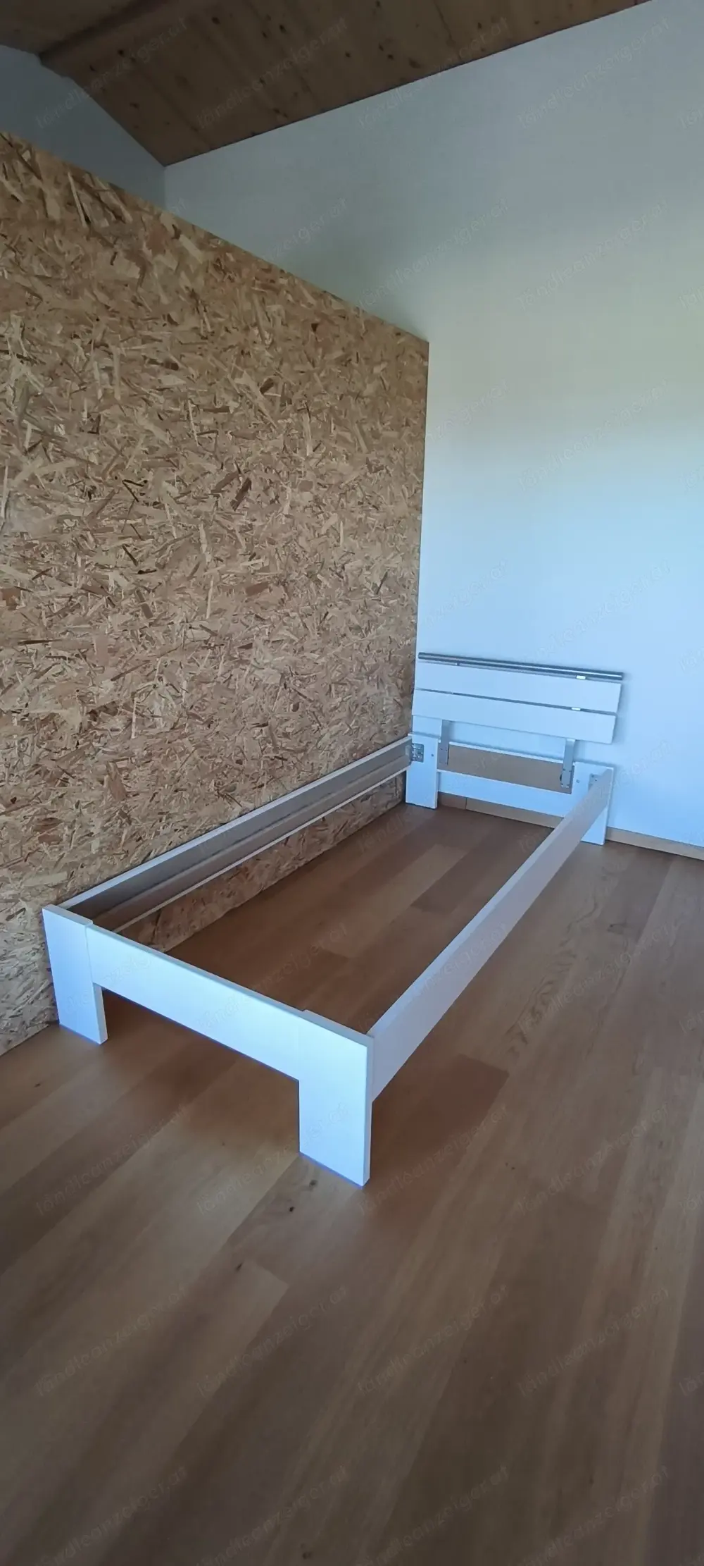 Bett mit Lattenrost und Matratze zu verschenken Bett mit Lattenrost und Matratze zu verschenken