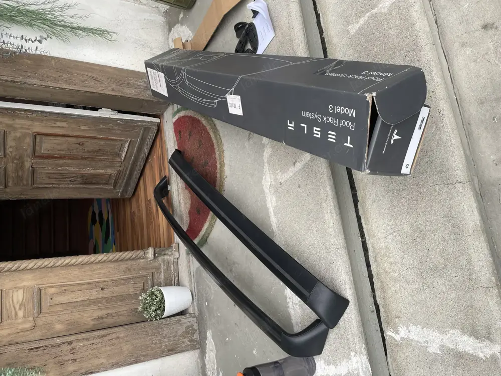 Tesla Model 3 Roof Rack System Tesla Model 3 Roof Rack System