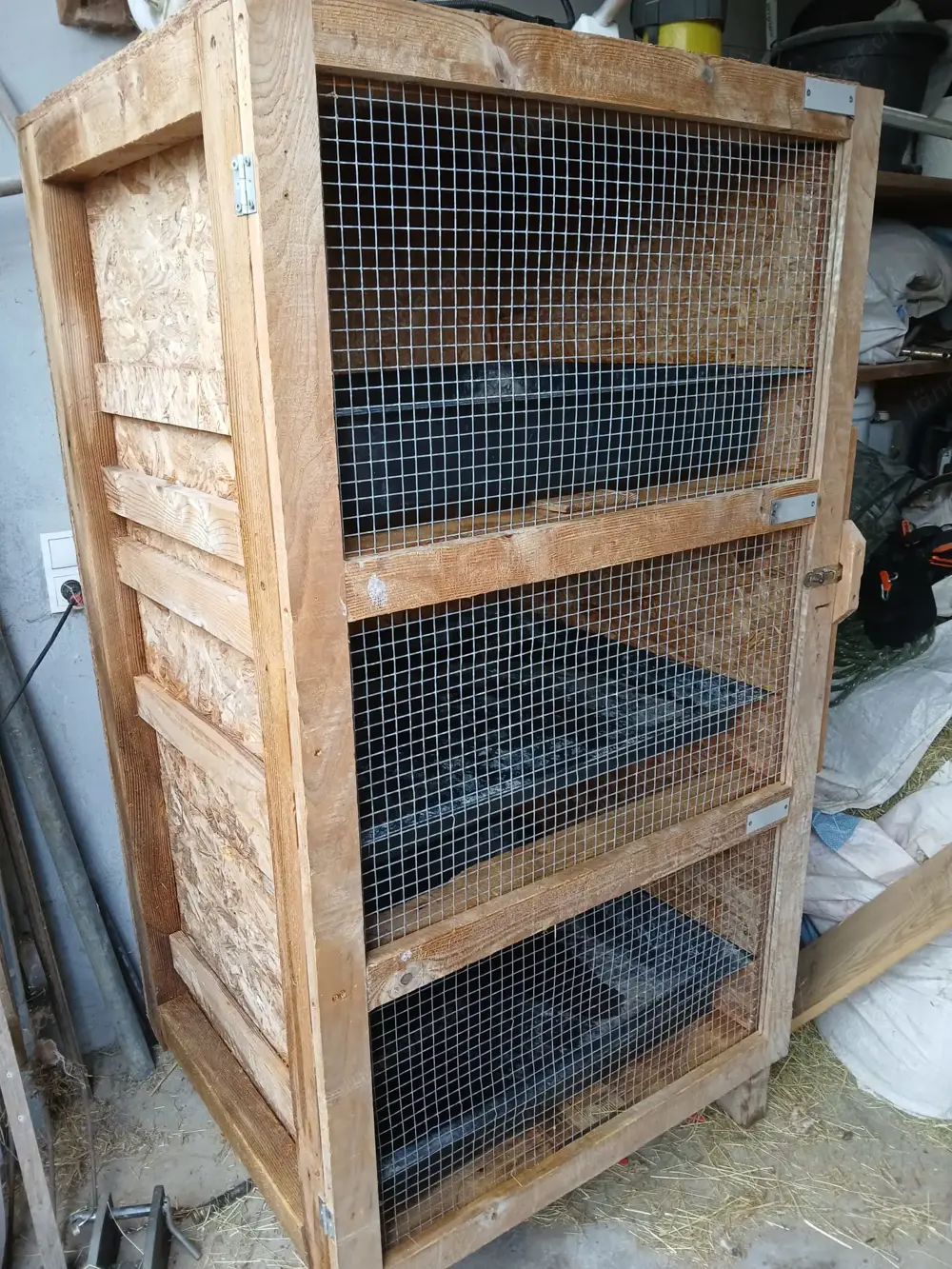 Stall für Hasen oder Küken Stall für Hasen oder Küken