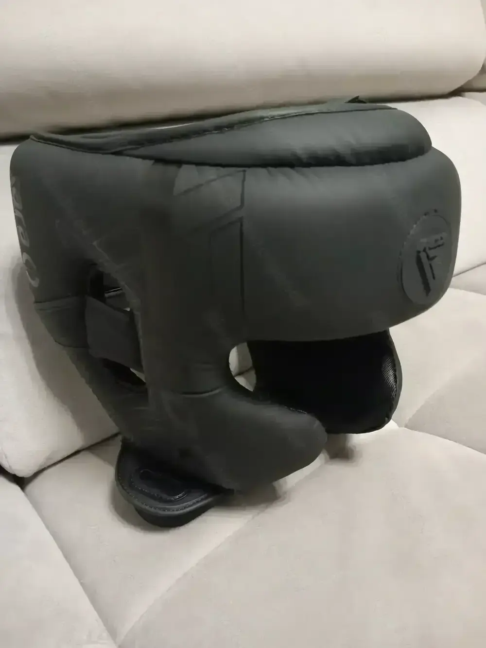 Schutzhelm zum boxen Schutzhelm zum boxen