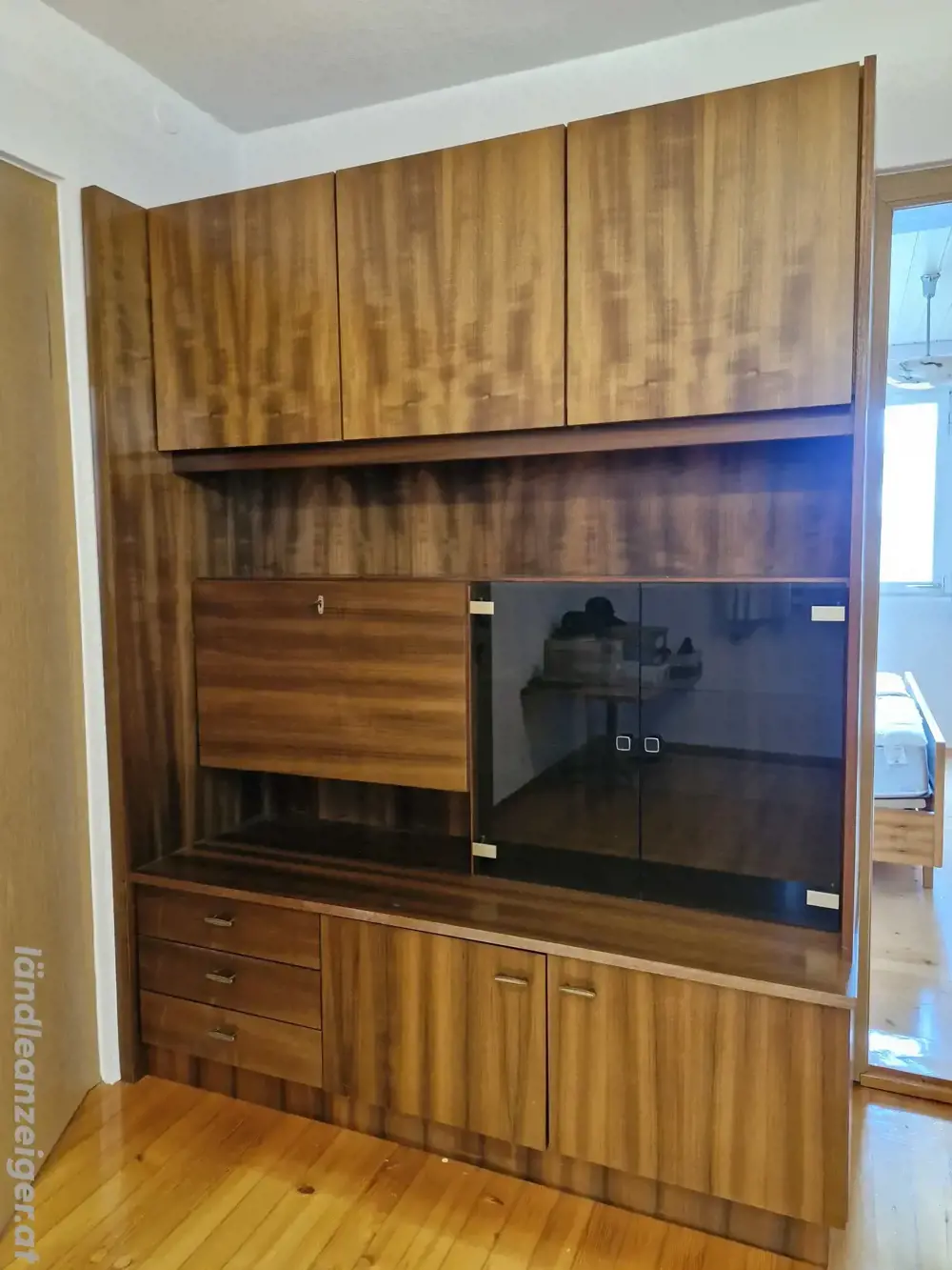 Wohnwand aus Vollholz Wohnwand aus Vollholz