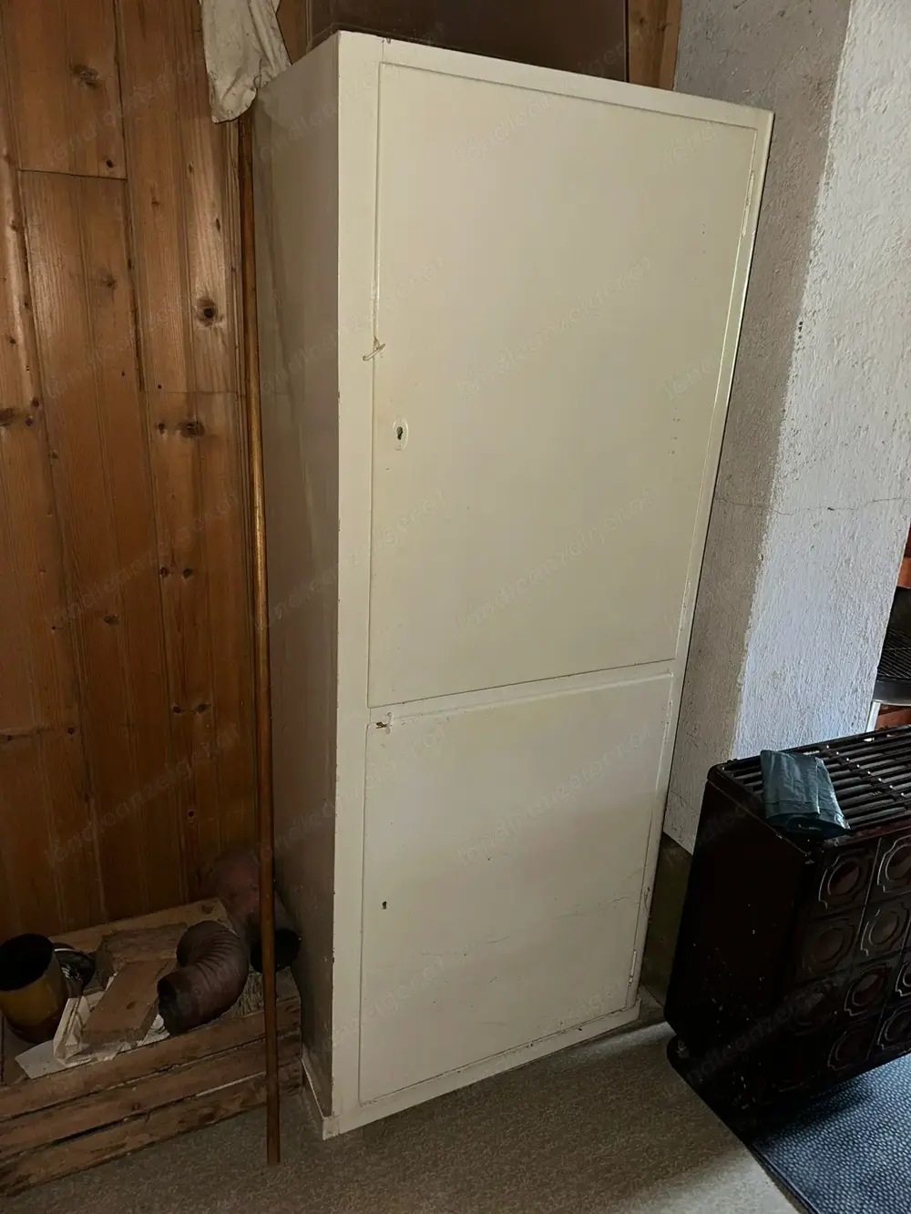 alter Schrank abzugeben alter Schrank abzugeben