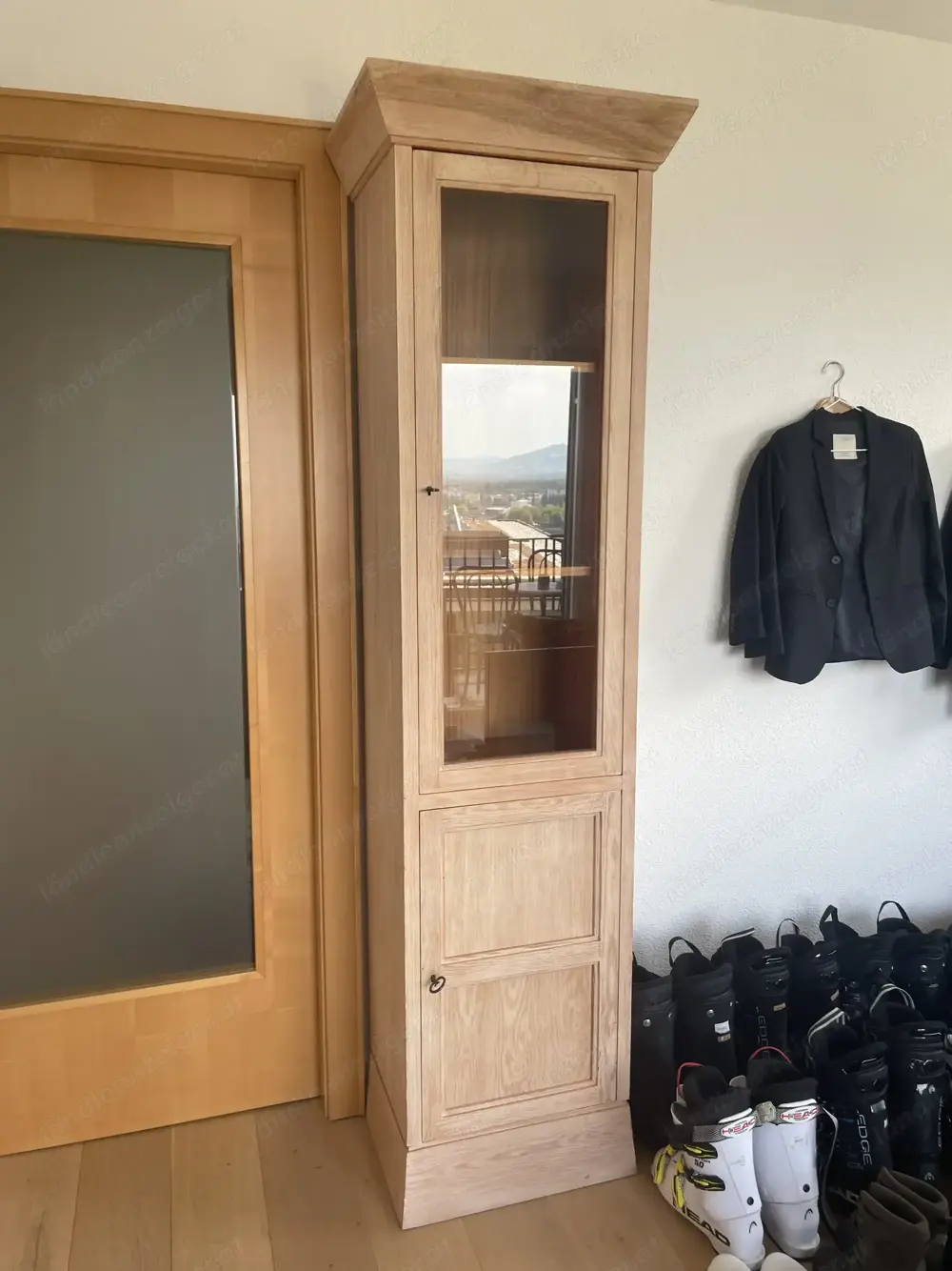 Vintage Pinien Holz Vitrine Schrank absperrbar Vintage Pinien Holz Vitrine Schrank absperrbar