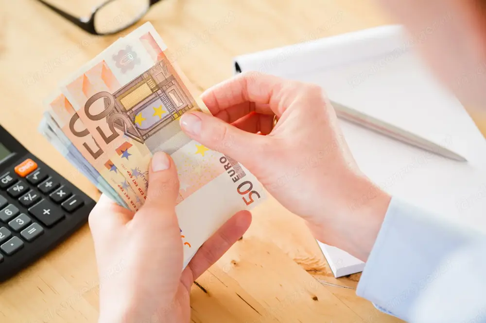 Benötigen Sie kurzfristig finanzielle Unterstützung? Benötigen Sie kurzfristig finanzielle Unterstützung?
