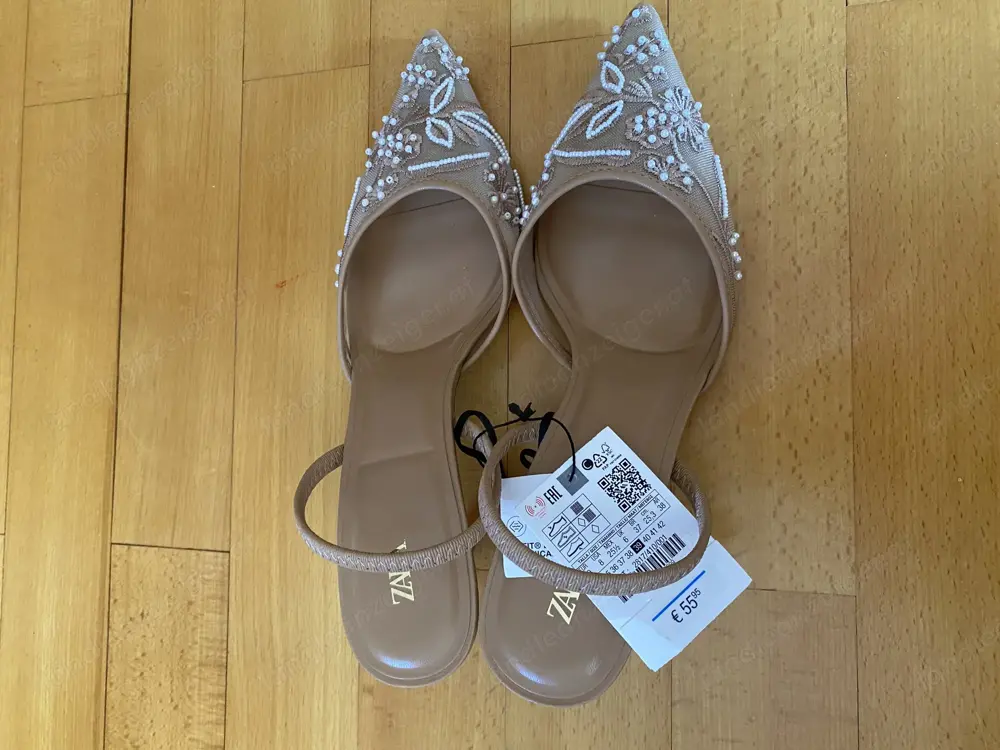 Elegante Slingback-Schuhe mit besticktem Mesh Elegante Slingback-Schuhe mit besticktem Mesh