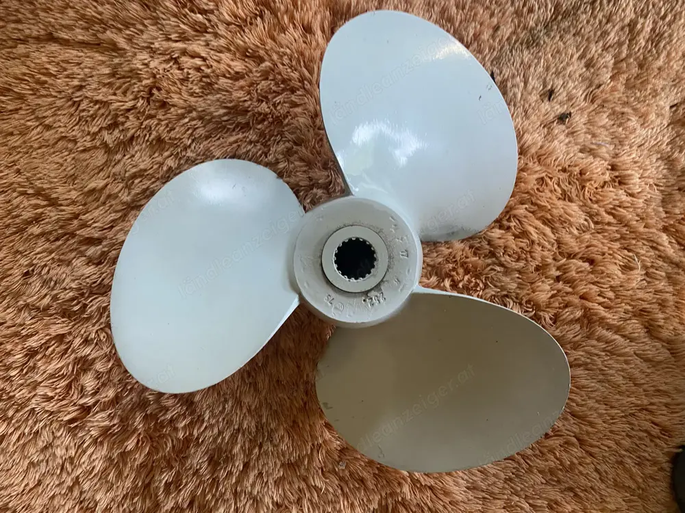 Volvo penta Propeller 14x17 links und rechts Volvo penta Propeller 14x17 links und rechts
