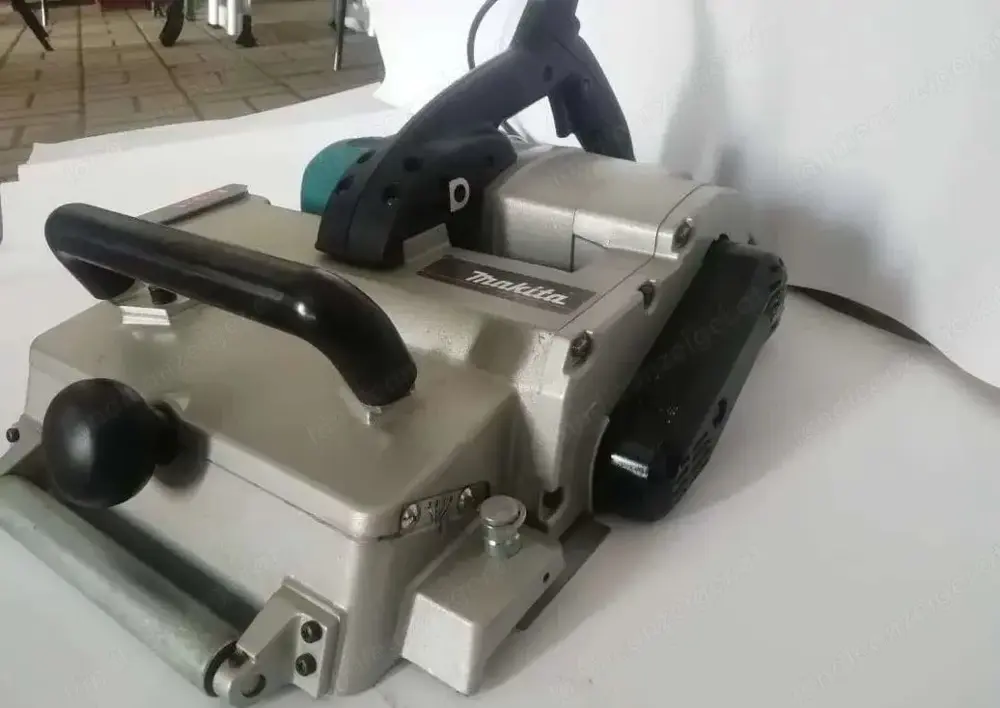 Makita KP312S