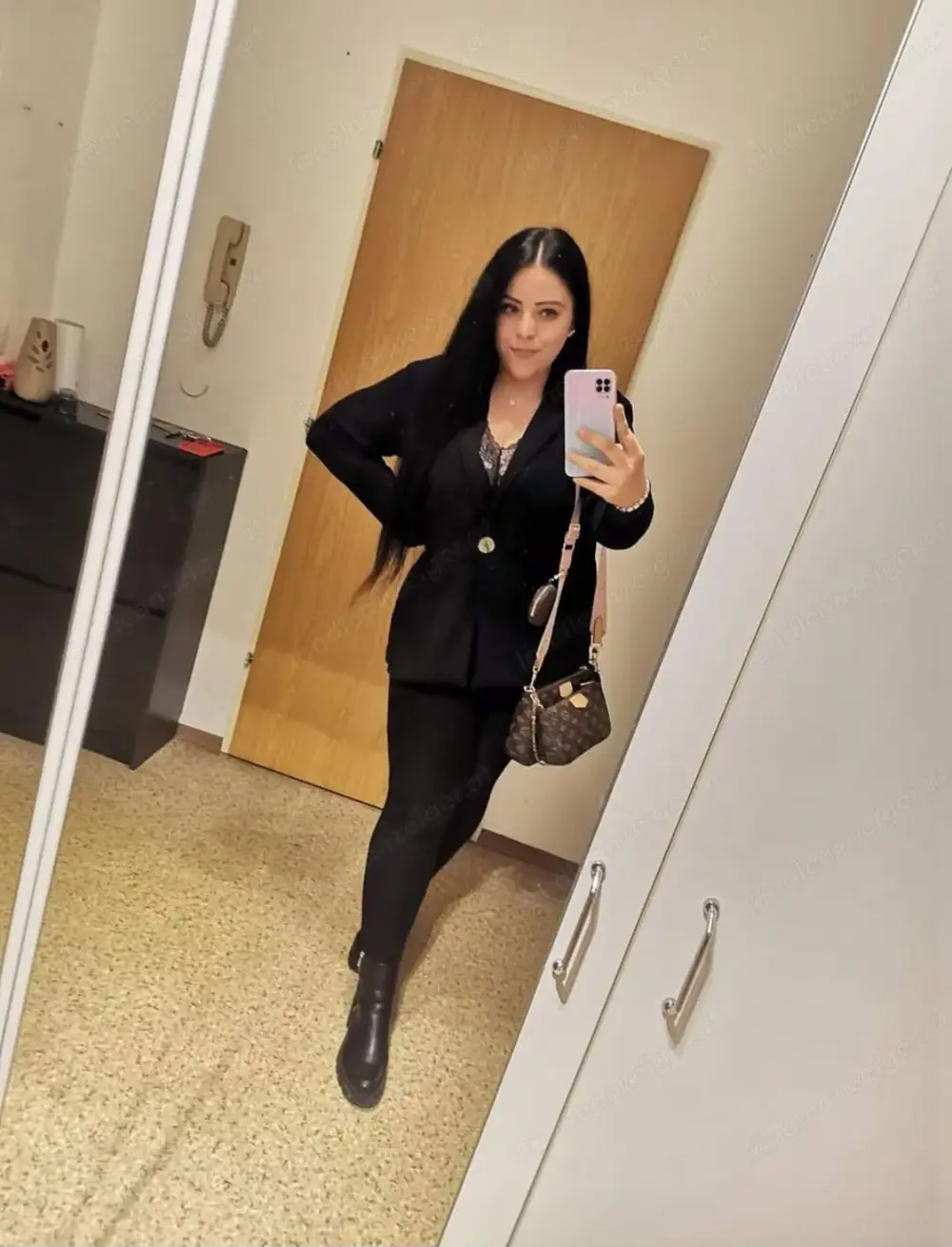 Geldsklave gesucht ! ( ONLINE ) Geldsklave gesucht ! ( ONLINE )