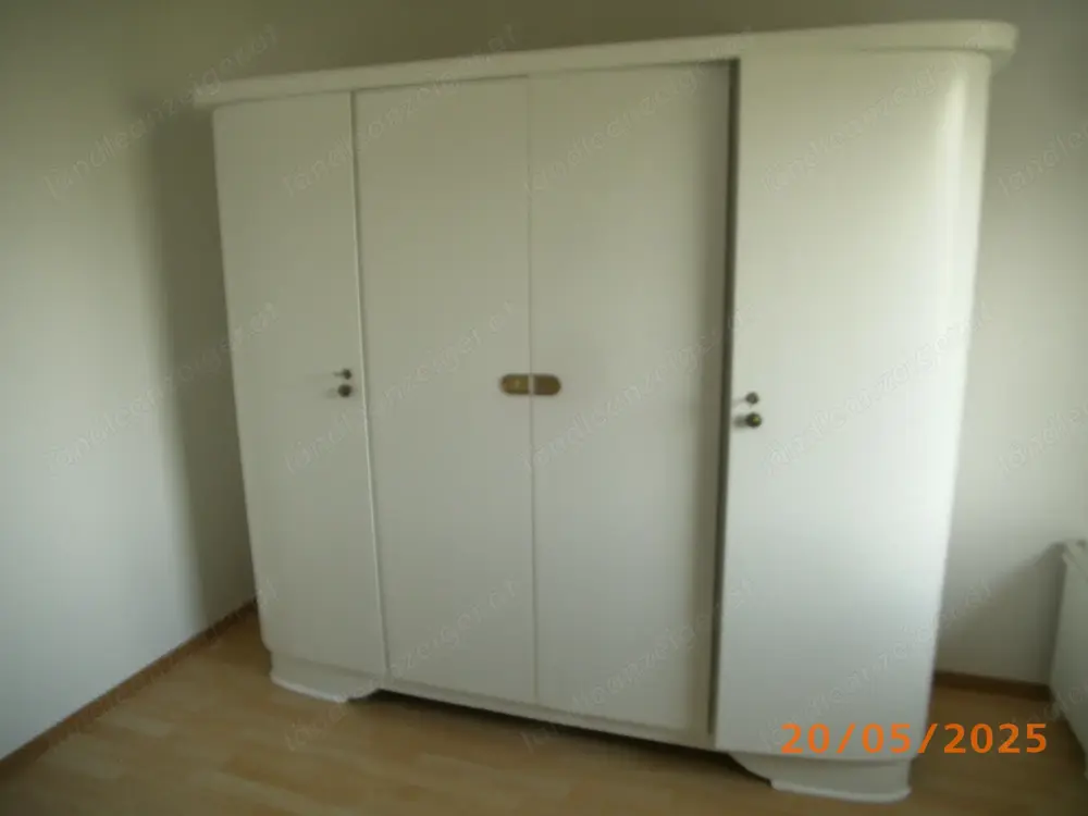KLEIderkasten - Junghans 4-türig in weiß KLEIderkasten - Junghans 4-türig in weiß