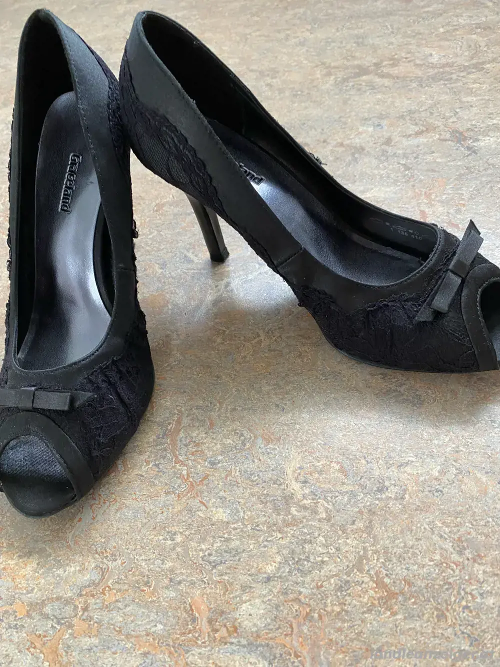 Damen Schuhe  Pumps Peeptoe Gr. 37