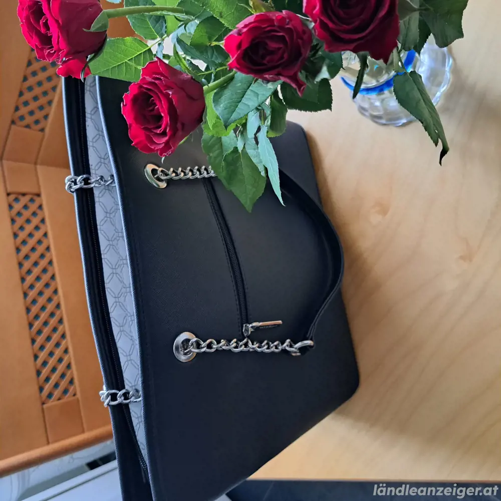 Schwarze Tasche Schwarze Tasche