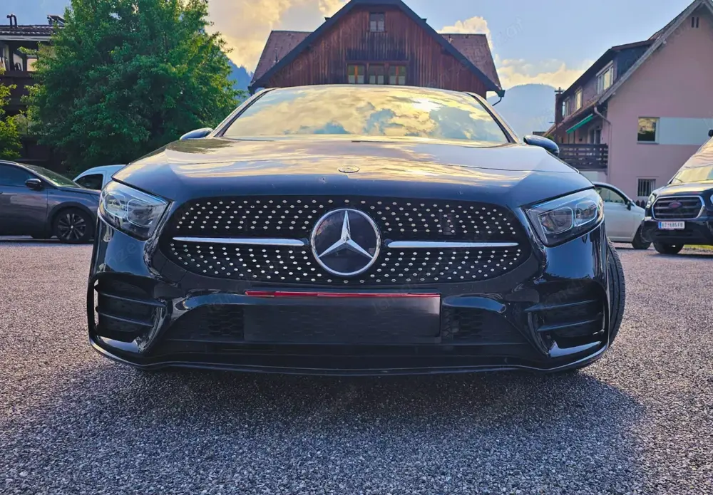 Mercedes-Benz A-Klasse A 180 Limousine Automatik AMG-Line Limousine Mercedes-Benz A-Klasse A 180 Limousine Automatik AMG-Line Limousine