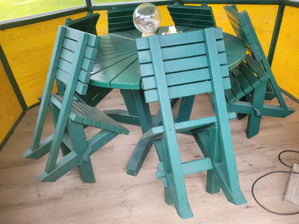 Gartengarnitur, Holz massiv, runderTisch DM 1,3 m und 6 Sessel Gartengarnitur, Holz massiv, runderTisch DM 1,3 m und 6 Sessel