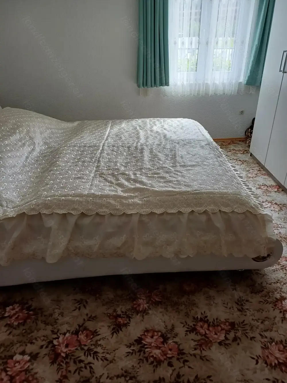Bett mit Matratze Bett mit Matratze