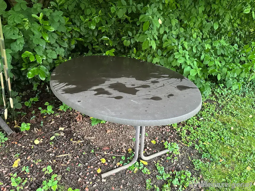 Gartentisch zu verschenken Gartentisch zu verschenken