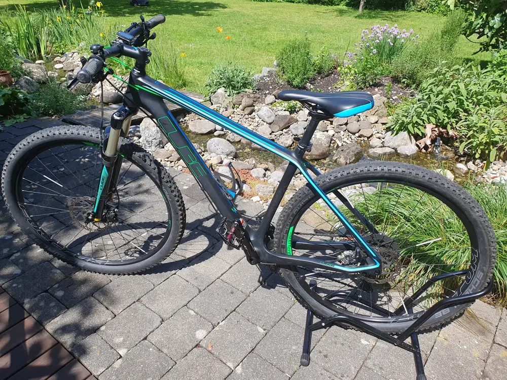 Cube Access Pro Carbon Hardtail