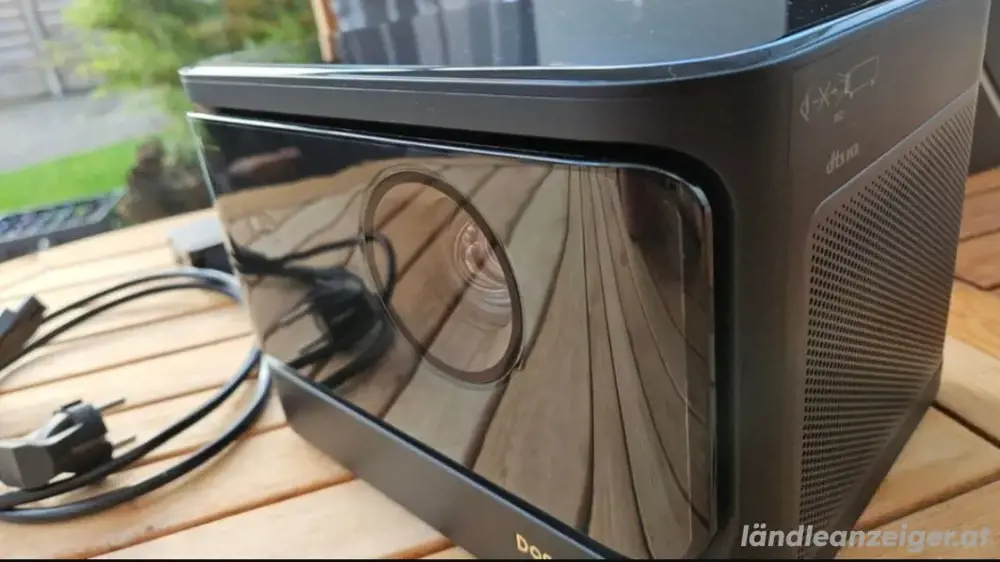 Dangbei Mars Pro 4k ALPD Laser Beamer mit 4k FireTV Stick Dangbei Mars Pro 4k ALPD Laser Beamer mit 4k FireTV Stick