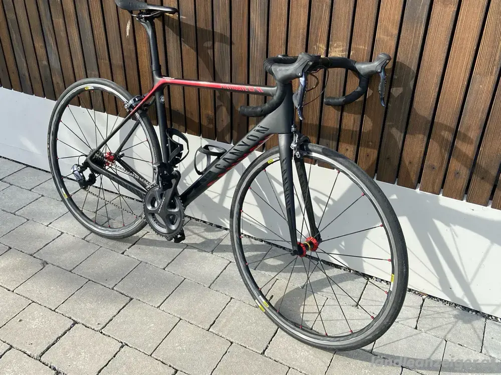 Canyon Ultimate CF SL 9 Di2 Canyon Ultimate CF SL 9 Di2