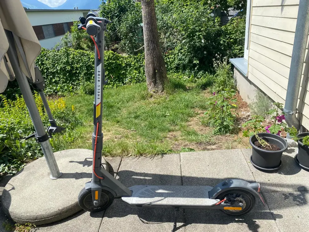 Verkaufe sehr wenig gebrauchter E-Scooter Verkaufe sehr wenig gebrauchter E-Scooter