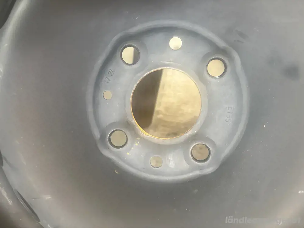 FIAT 500 Sommerkompletträder  so gut wie neu inkl. Abdeckkappen FIAT