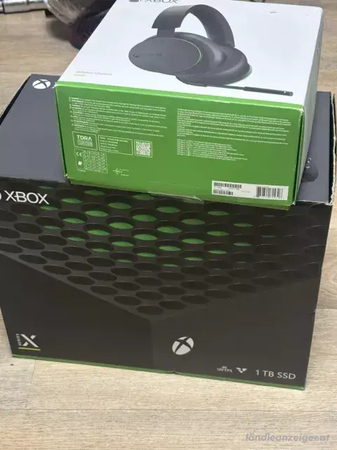 Xbox Series X spielkonsole neu versiegelt mit kopförer und kontrollern , zustand : guten Xbox Series X spielkonsole neu versiegelt mit kopförer und kontrollern , zustand : guten