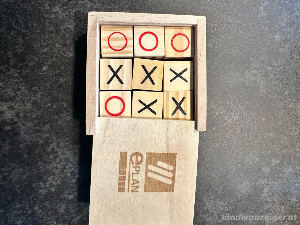 Schach, Tick Tack Toe zu verschenken Schach, Tick Tack Toe zu verschenken