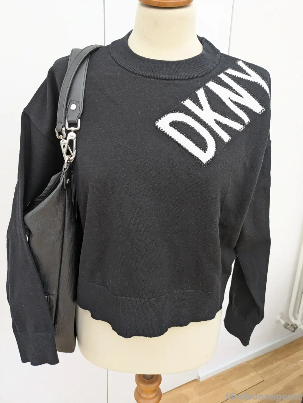 DKNY Strick Pullover gr.S ohne Tasche 6914 Hohenweiler DKNY Strick Pullover gr.S ohne Tasche 6914 Hohenweiler