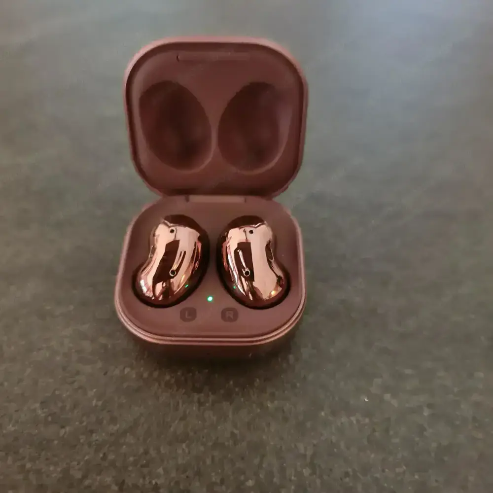 Samsung Galaxy Buds Live Samsung Galaxy Buds Live