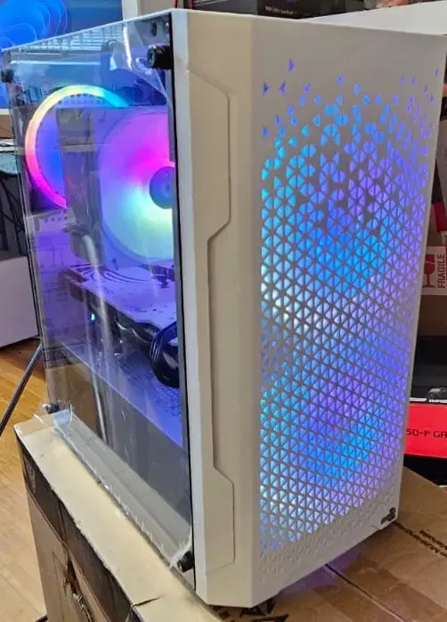 Gaming-PC (Ryzen 7 3700X, 1TB M2 SSD, 256GB SSD, 32GB Ram, GTX1070 8GB) - TOP