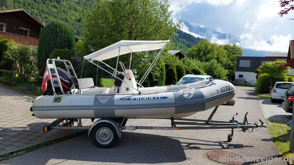 Festrumpfschlauchboot