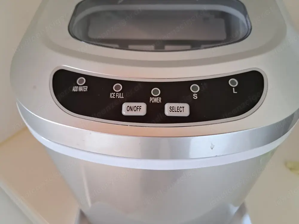 Eiswürfelmaschine